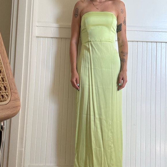 Elegant Lime Green Maxi Dress - Picture 1 of 5